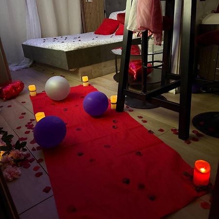 Love Room Nantais Нант Екстер'єр фото