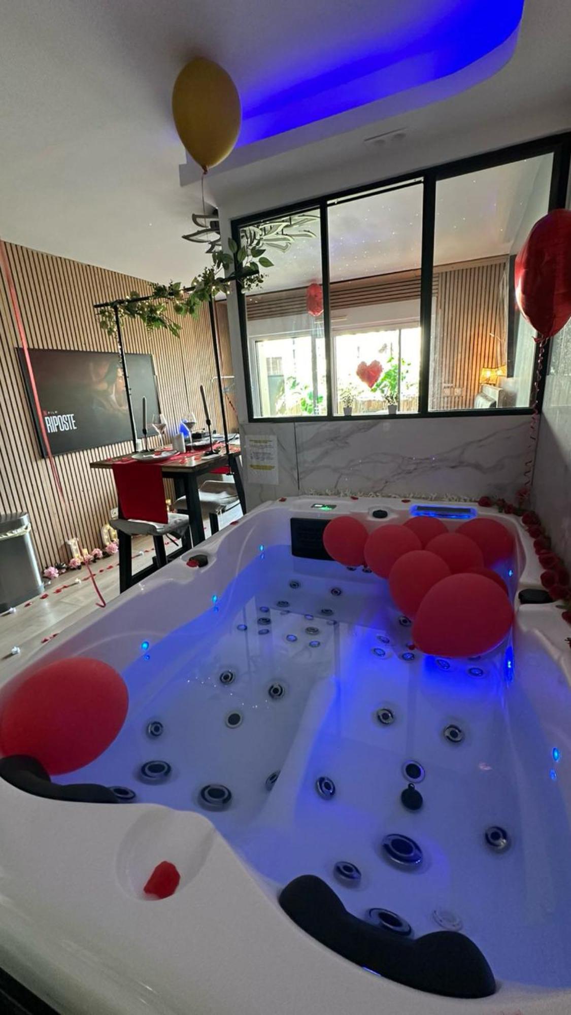 Love Room Nantais Нант Екстер'єр фото
