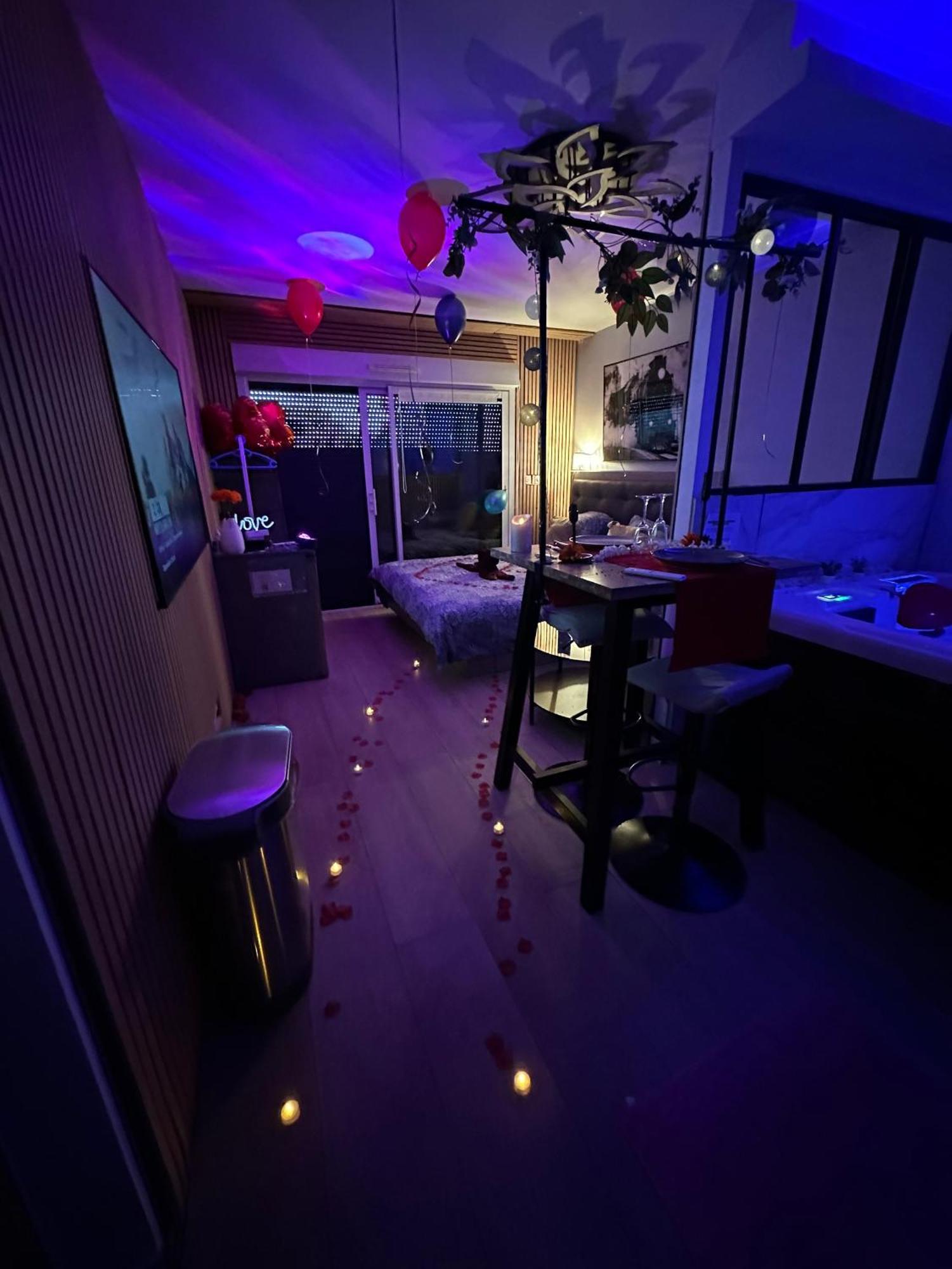 Love Room Nantais Нант Екстер'єр фото