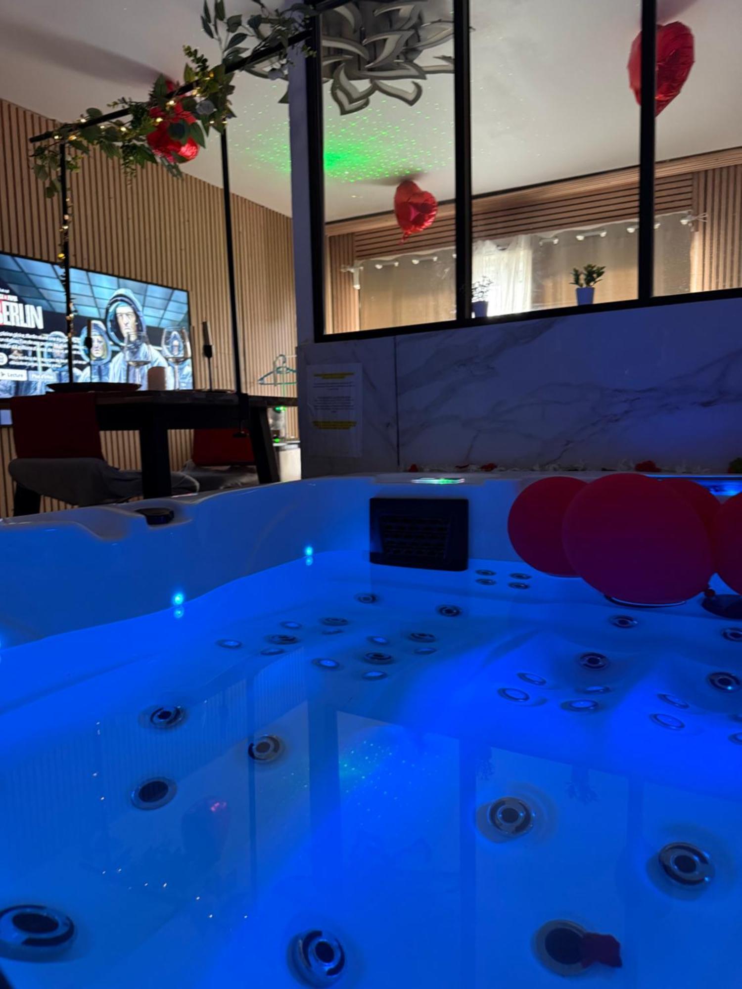 Love Room Nantais Нант Екстер'єр фото