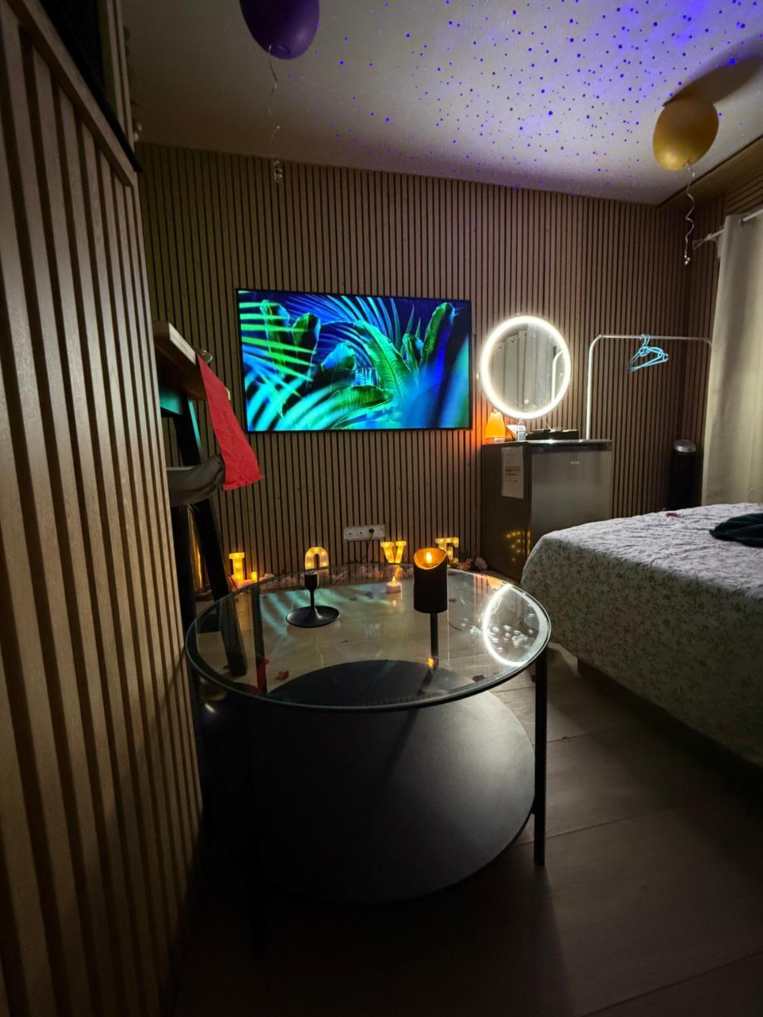 Love Room Nantais Нант Екстер'єр фото