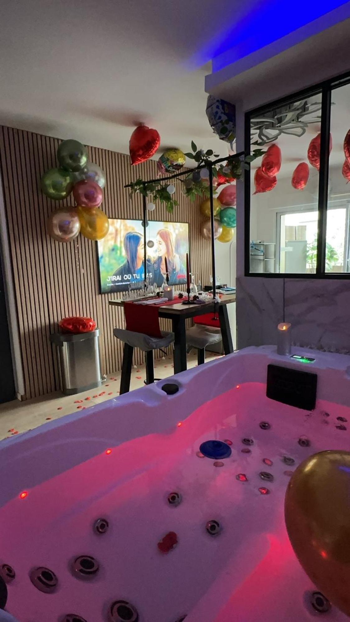Love Room Nantais Нант Екстер'єр фото