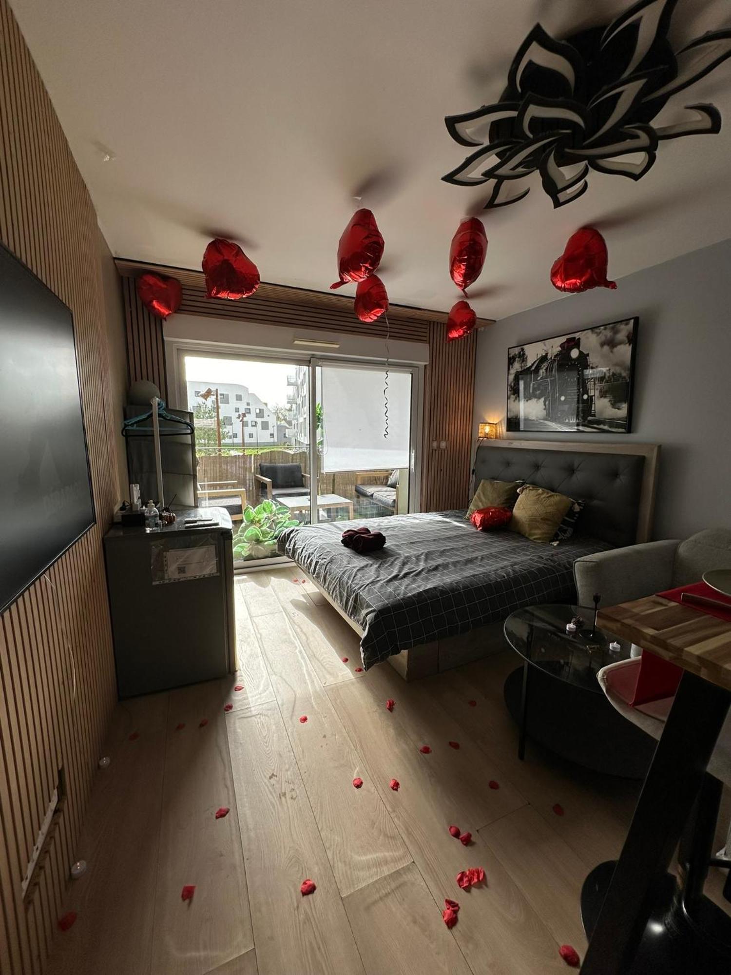 Love Room Nantais Нант Екстер'єр фото
