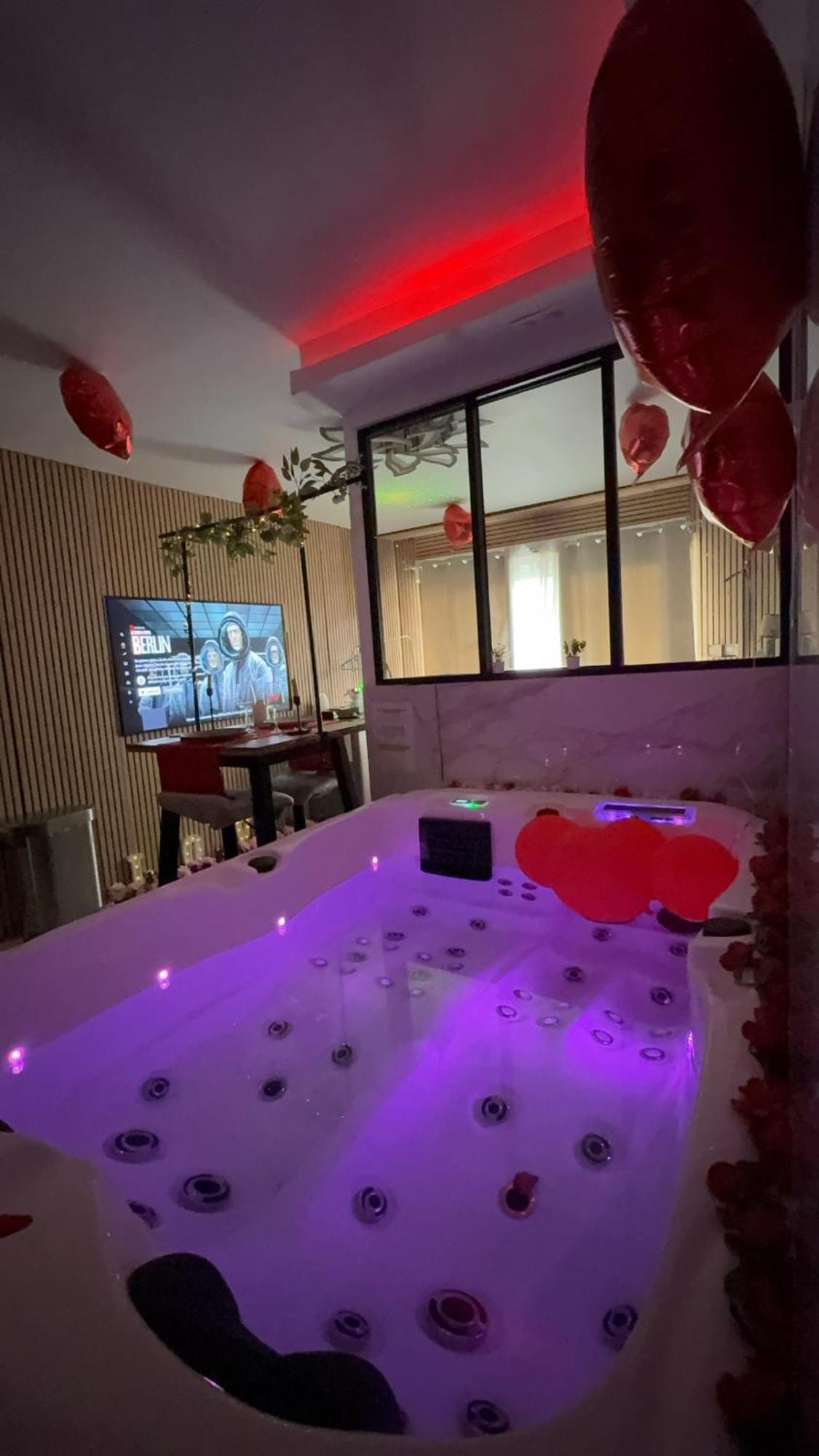 Love Room Nantais Нант Екстер'єр фото