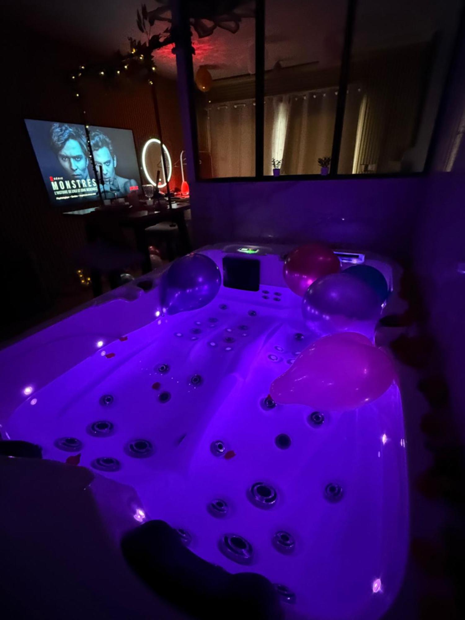 Love Room Nantais Нант Екстер'єр фото
